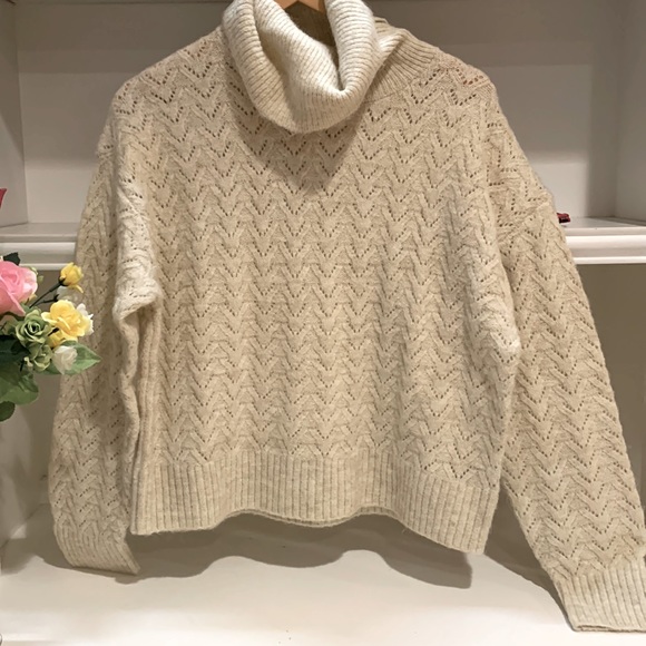 Old Navy sweater.#228 - Picture 3 of 12